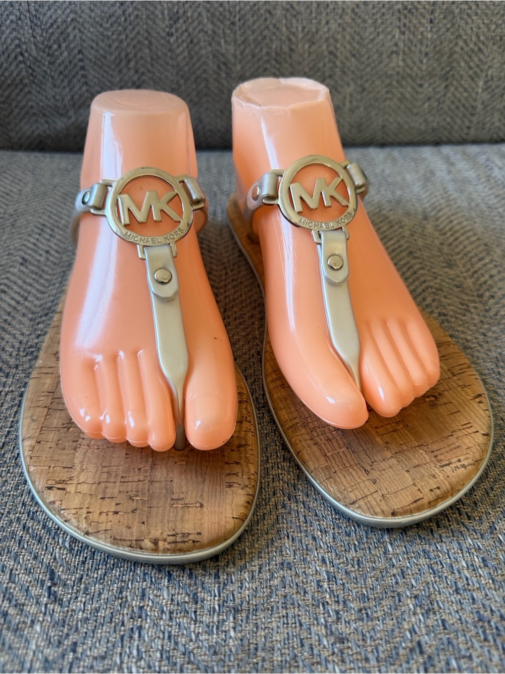 Michael Kors Women’s MK Charm Jelly Flip Flops Size: 10M